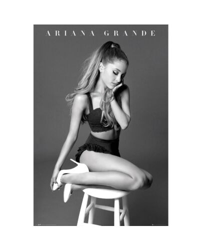 Ariana Grande Poster 217-157680