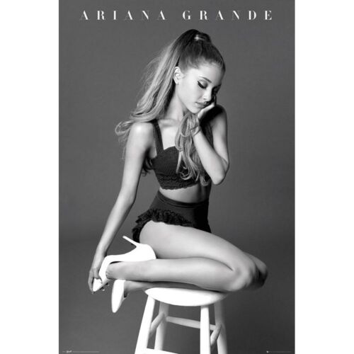 Ariana Grande Poster 217-157680